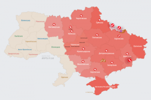Над Україною кружляють ворожі безпілотники: напрямки руху