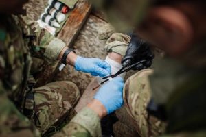 Механізм розбронювання: з окремих медиків знімуть “бронь” та мобілізують – що відомо