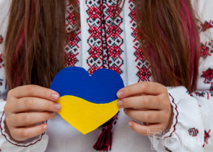 “Ще не вмерла України, ні слава, ні воля”: привітання з Днем Державного гімну в прозі і картинках