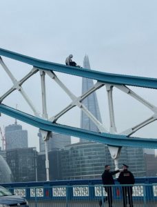 Несподіваний інцидент на Тауерському мосту: в Лондоні тимчасово обмежували рух