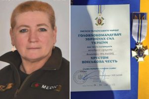 Головнокомандувач ЗСУ відзначив нагрудним знаком військову медикиню з сусідньої Хмельницької області