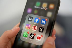Мешканку Тернопільщини засудили за пересилання нюдсів кумові у Viber