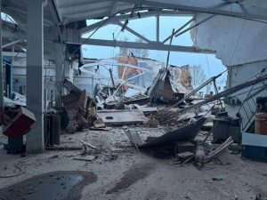 Росіяни атакували Київщину: є руйнування у трьох районах (фото)