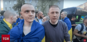 “Я почув ім’я брата в автобусі”: неймовірно зворушлива історія з обміну українських військових