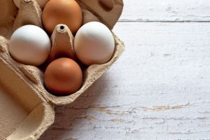 Вперше з лютого в Україні дешевшають яйця: що вплинуло на ціну