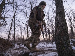Росіяни постійно застосовують отруйний газ на фронті — в ГУР пояснили, як він діє на людину