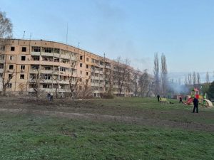 “Там всі 200-ті”: поліція показала відео перших хвилин після удару по Кривому Розі