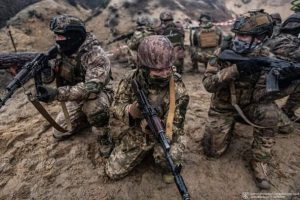 “Проводимо оборонну операцію і реагуємо на атаки противника”: український військовий про “перемир’я”