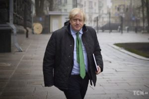 У Заходу “не вистачило сміливості”, щоб допомогти Україні виграти: Джонсон зізнався, чого боїться