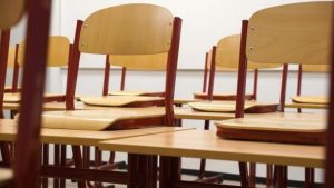 У Дніпрі на територію школи ввірвалась нетвереза жінка: реакція вчительки здивувала