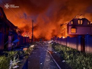 РФ випустила 300 дронів і 70 ракет: Зеленський про наслідки удару (фото, відео)