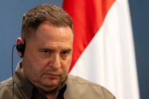 Путін “чомусь” не приїхав: Єрмак про зустріч Зеленського та російського диктатора