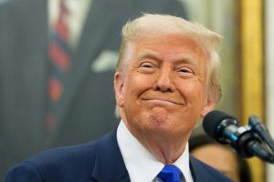 Трамп прокоментував своє зображення в образі Папи Римського