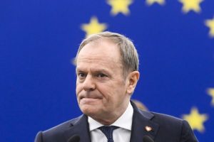Туск розкритикував європейських лідерів, які були присутніми на путінському параді у Москві