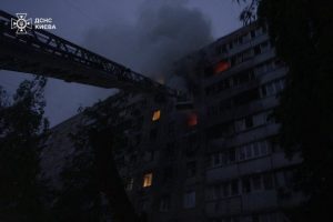 Наслідки нічного обстрілу Києва: оприлюднено кадри перших хвилин після атаки