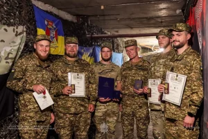 Бійцям вінницької бригади, які обороняють Покровськ, вручили почесні відзнаки