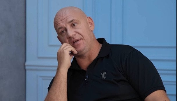 Потап чесно розсекретив, як виїжджає з України та чи стоїть на військовому обліку: “Складна система”