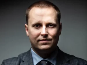 Суд возобновил дело о контрабанде, в котором подозреваемая – сестра руководителя подразделения НАБУ Скомарова – СМИ