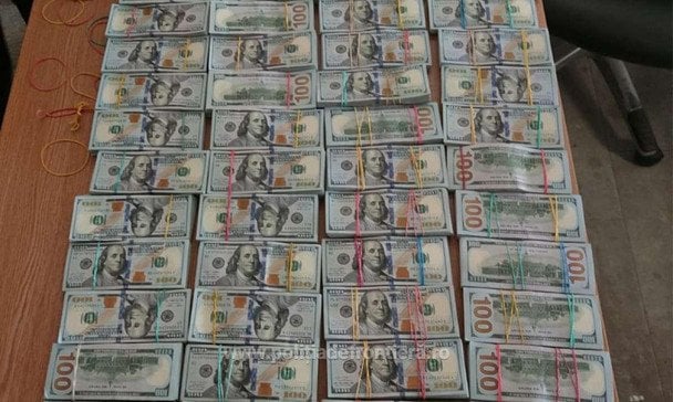 Пара українців намагалася пронести до Румунії $1,4 мільйона: куди сховали гроші (відео)