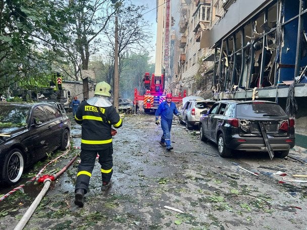 У будинку на Солом’янці в Києві впав проліт — деталі від КМДА