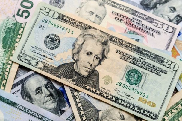 Курс валют на 2 червня: скільки коштуватимуть долар, євро і злотий