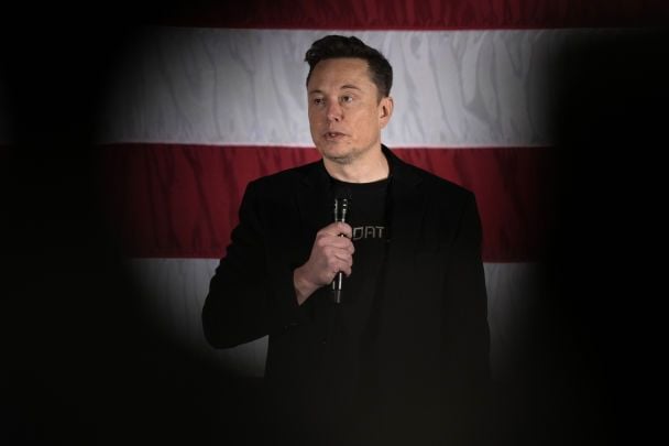 Маск погрожує вивести з експлуатації космічний корабель Dragon: які будуть наслідки для NASA