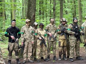 Інструктори 120-ї бригади ТРО готують вінничан до нацioнального сyпротиву