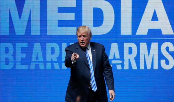 Чому Трамп призупинив постачання зброї: експерт назвав неочікувані причини